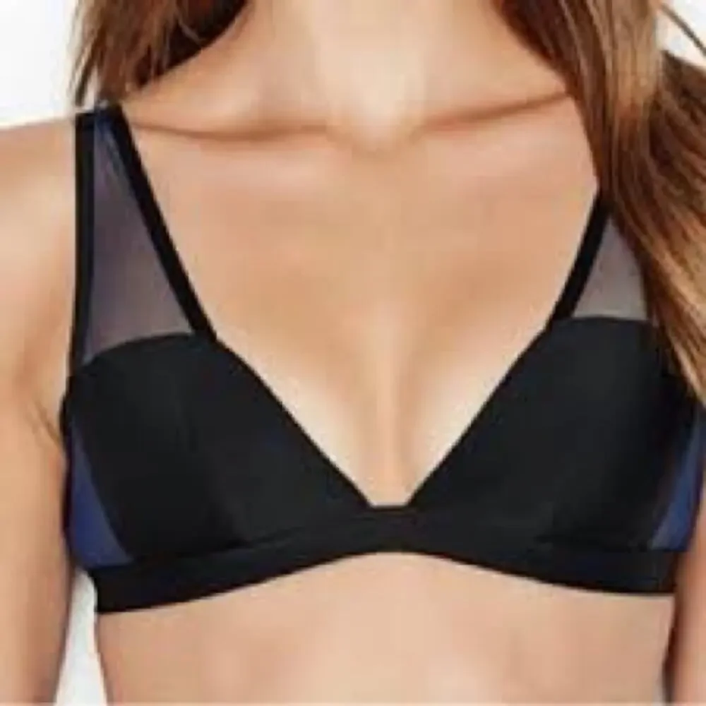 Victoria’s Secret bra size large NWOT